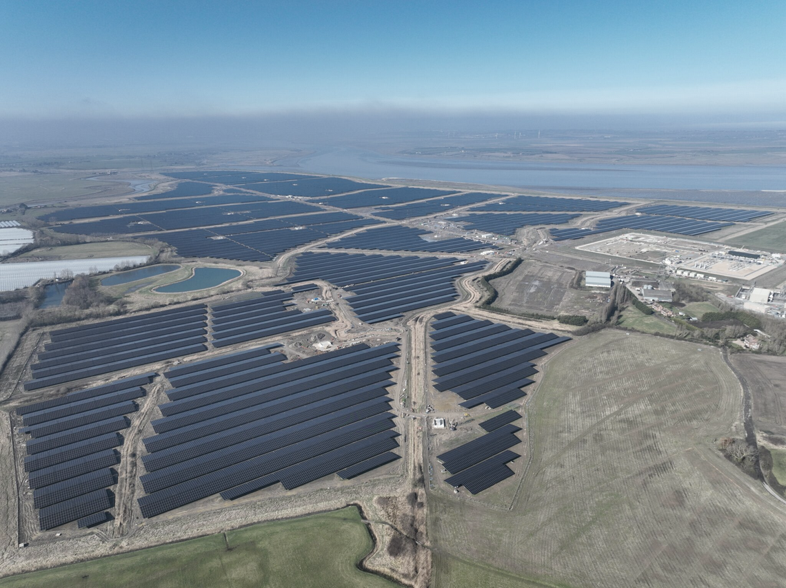 Quinbrook Closes UK’s Largest Solar PV + Battery Storage Project Financing for Cleve Hill Solar Park